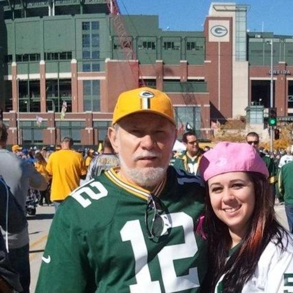 Profile Picture of David Winnen (@davidwinnen) on Poshmark