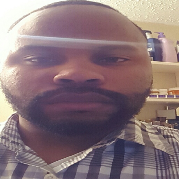 Profile Picture of Lucas Howard (@lucassr85) on Poshmark
