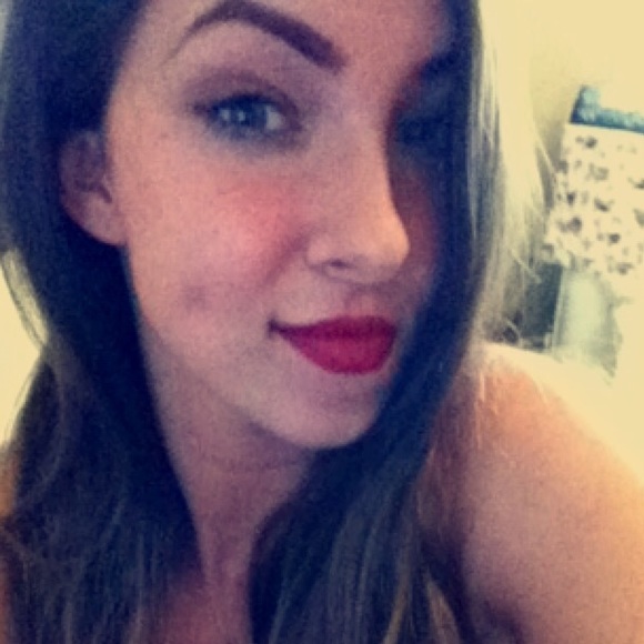 Profile Picture of Suzanne Hagemann (@suzi1872) on Poshmark