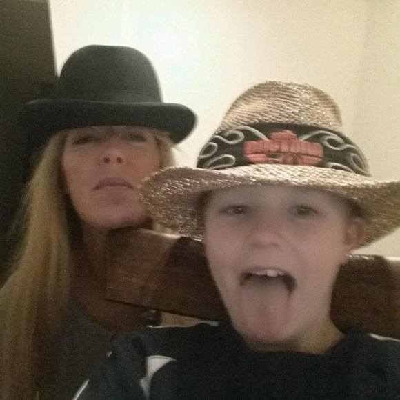 Profile Picture of Kelli Ackerman-booth (@kelliackerma545) on Poshmark