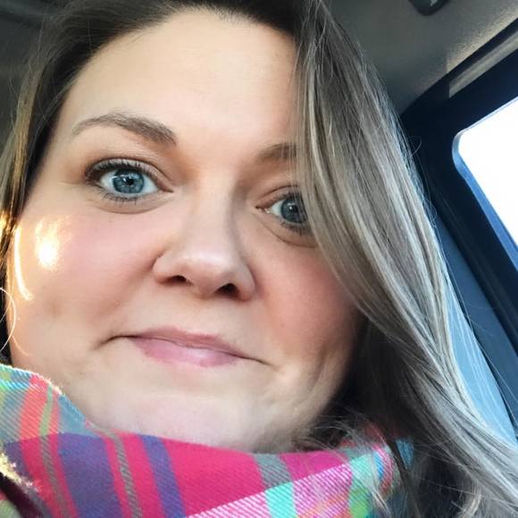 Profile Picture of Heather Tollers (@heathertollers) on Poshmark