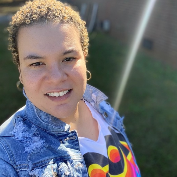 Profile Picture of Chanda Calloway (@camille722) on Poshmark