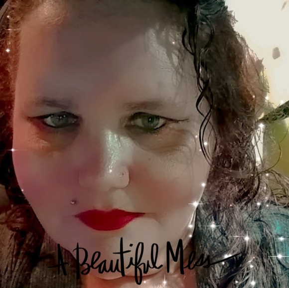 Profile Picture of Kimberly Clapp (@kimberlysue35) on Poshmark