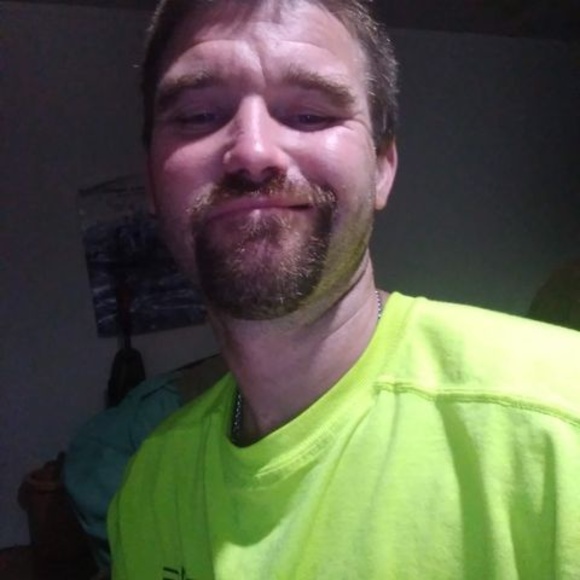 Profile Picture of Jonathan Roger (@jonathanroger) on Poshmark