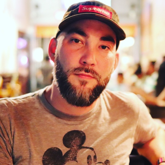 Profile Picture of Carl Cantrell (@carlcan81) on Poshmark
