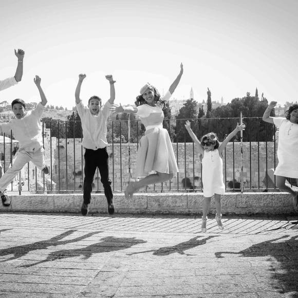 Profile Picture of Arielle Ness (@arielleness) on Poshmark