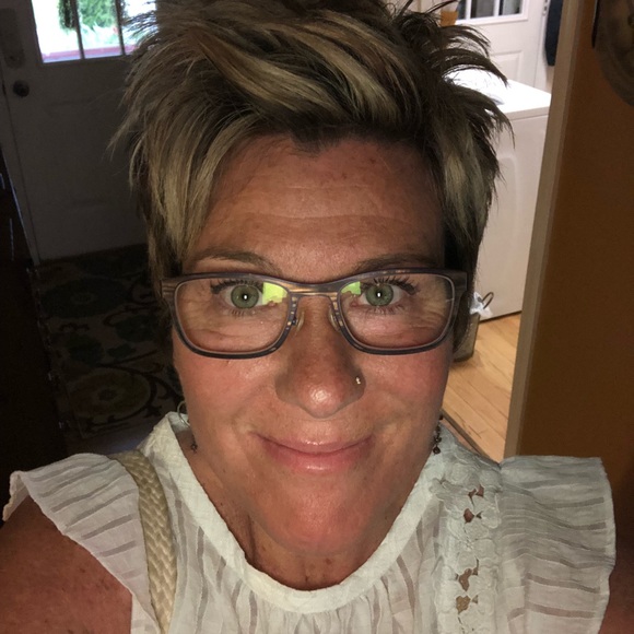 Profile Picture of Shelly Bruner (@msbruner) on Poshmark