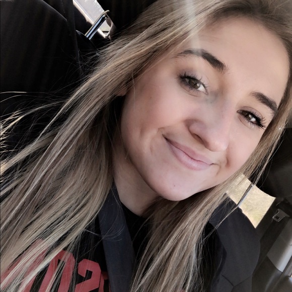 Profile Picture of Megan Kytle (@megankytle) on Poshmark