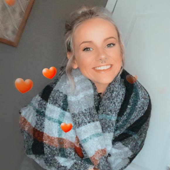 Profile Picture of Elisabeth Boyce (@elisabeth1997) on Poshmark