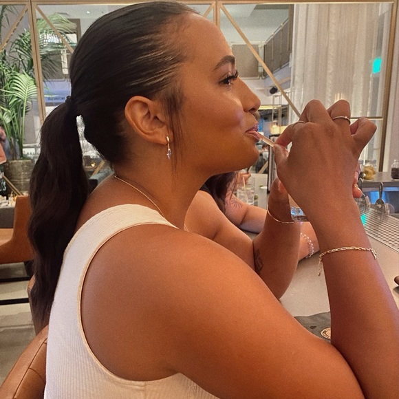 Profile Picture of Jordan Pinnow (@jordanpinnow) on Poshmark