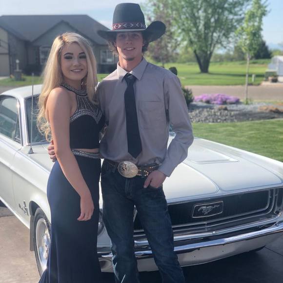 Profile Picture of Kylee Maxwell (@kyleemaxwell) on Poshmark