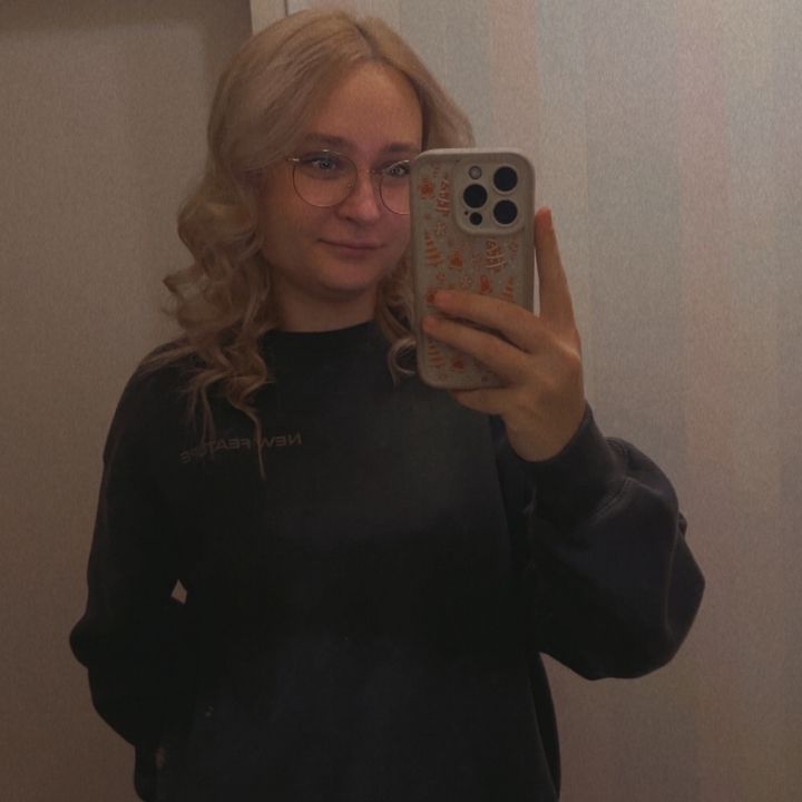 Profile Picture of s_o_p_h_i_a (@sophiabumler) on Tiktok