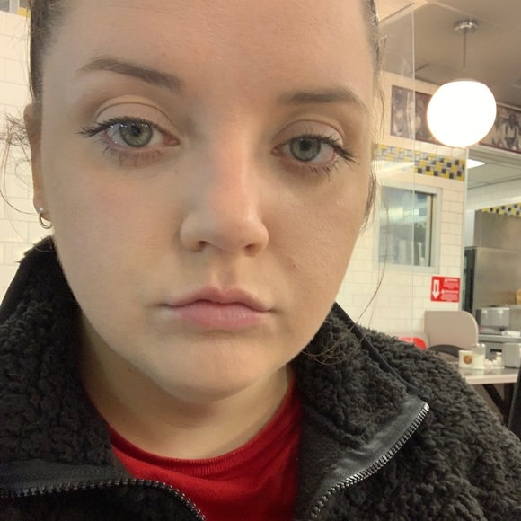 Profile Picture of Alyssa Facundus (@alyssafacundus8) on Poshmark