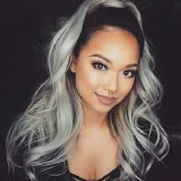 Profile Picture of Cellosita Chavez (@cellosita) on Poshmark