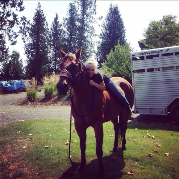 Profile Picture of Aspen Jordan (@aspenjordan6402) on Poshmark