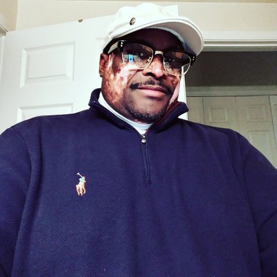 Profile Picture of Barry Chloe (@CanUDigIt40) on Twitter