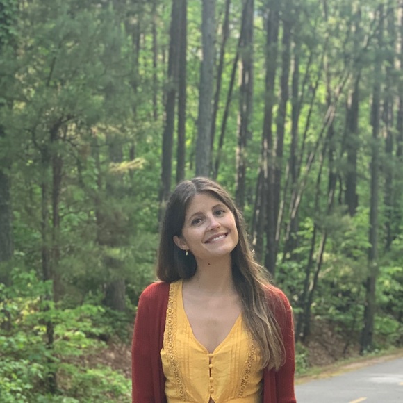 Profile Picture of Maria Silva (@jesusilva89) on Poshmark