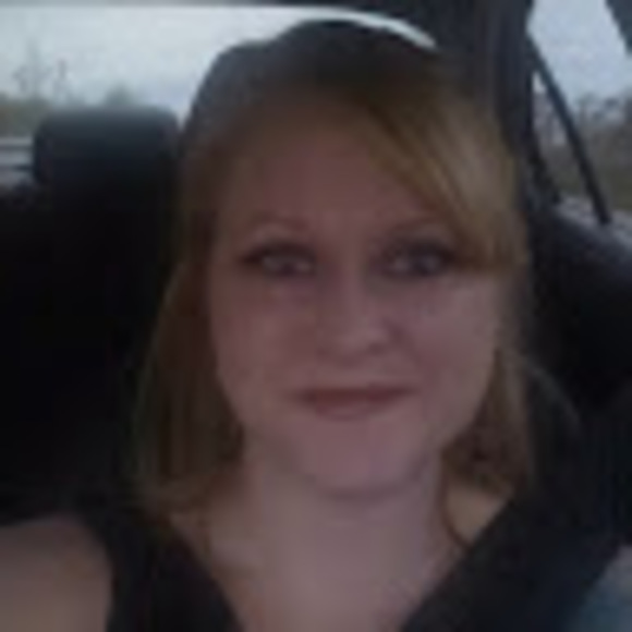 Profile Picture of Lacy Adams (@lacy2183) on Poshmark