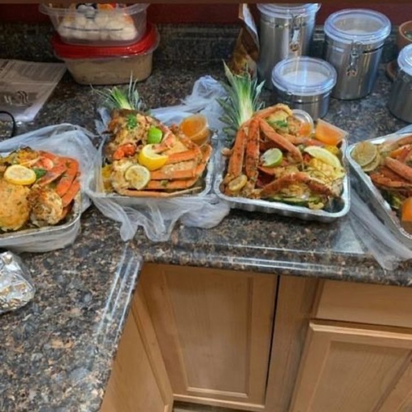 Profile Picture of Trapseafood Rocatl (@trapseafoodr) on Poshmark