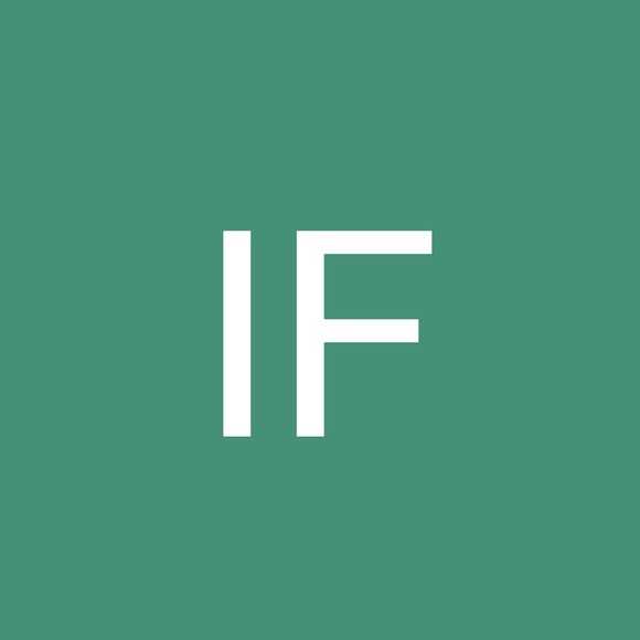 Profile Picture of Iris Flores (@irisflores45) on Poshmark