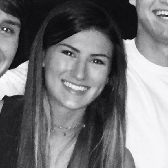 Profile Picture of Jessica Ligon (@jessicaligon5) on Poshmark