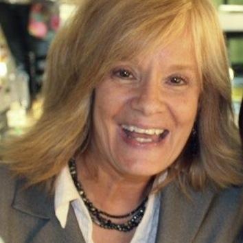 Profile Picture of Nancy VanderRoest (@NancyVanderRoes) on Twitter