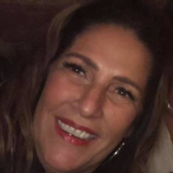 Profile Picture of Doreen Deckenbach (@d_deckenbach) on Poshmark