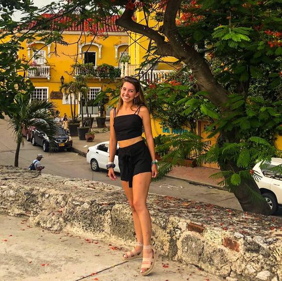 Profile Picture of Tatiana Isaza (@tisazaso) on Poshmark