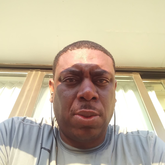 Profile Picture of Andre Howard (@drehow315) on Poshmark