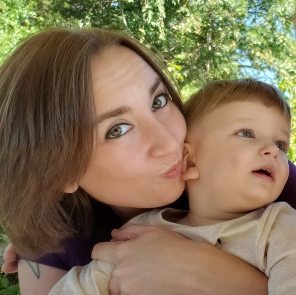 Profile Picture of Jessi Lesky (@jlesky) on Poshmark