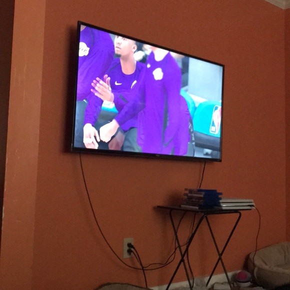 Profile Picture of Eric Bahena (@functionsly) on Poshmark