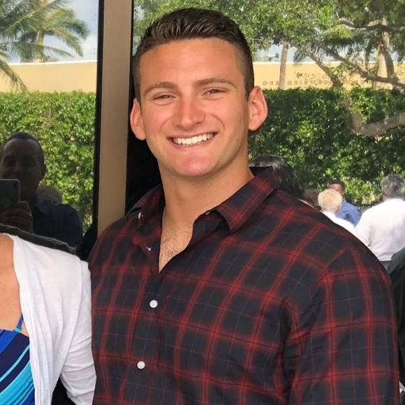 Profile Picture of Michael Dischler (@mdischler645) on Poshmark