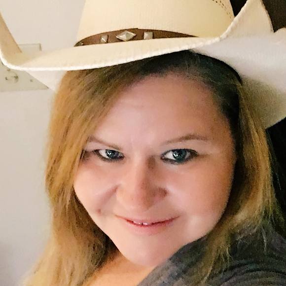 Profile Picture of Monica Deville (@dwight1986) on Poshmark