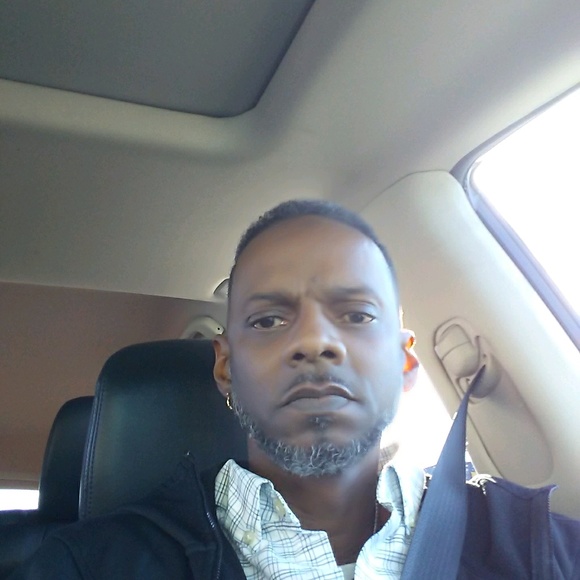 Profile Picture of Vincent Jackson (@vincejay) on Poshmark