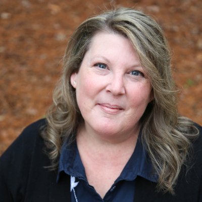 Profile Picture of Julianne Dambro (@JulianneDambro) on Twitter