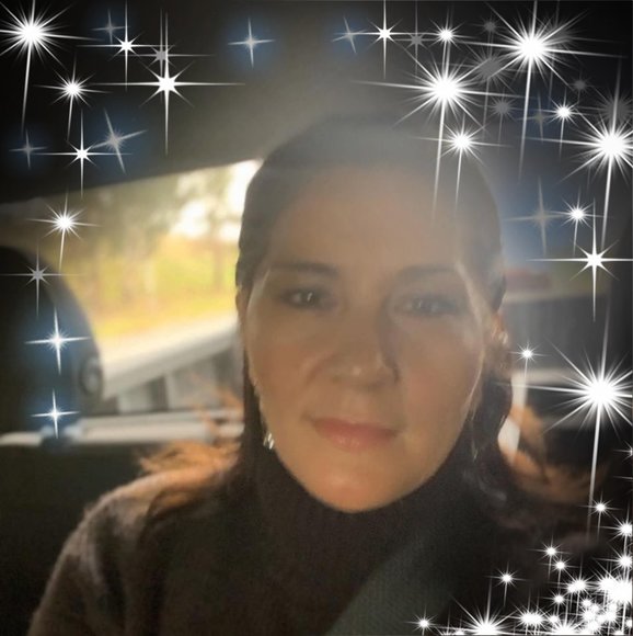 Profile Picture of Claudia Bello (@cbello909) on Poshmark