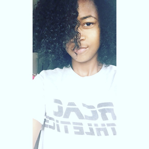 Profile Picture of Jordyn Smith (@_jo_) on Poshmark