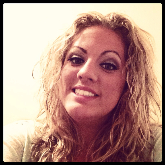 Profile Picture of Tara Gleavy (@taraxoxo14) on Poshmark