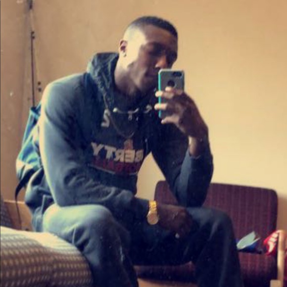 Profile Picture of Javon Scruggs (@jascruggs2) on Poshmark