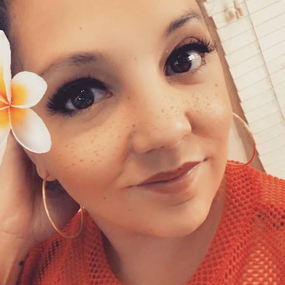 Profile Picture of Jessica Schulte (@jessica_fay88) on Poshmark