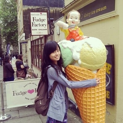 Profile Picture of Julia Guo (@dingdingjulia) on Twitter