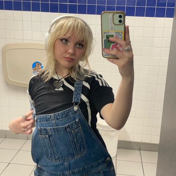 Profile Picture of Rin Pakula (@przeztweoczy) on Poshmark