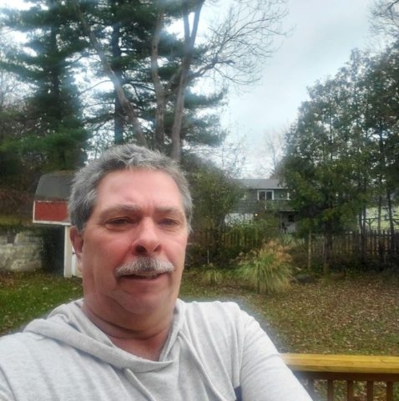 Profile Picture of Steven Renaud (@sjr325) on Poshmark
