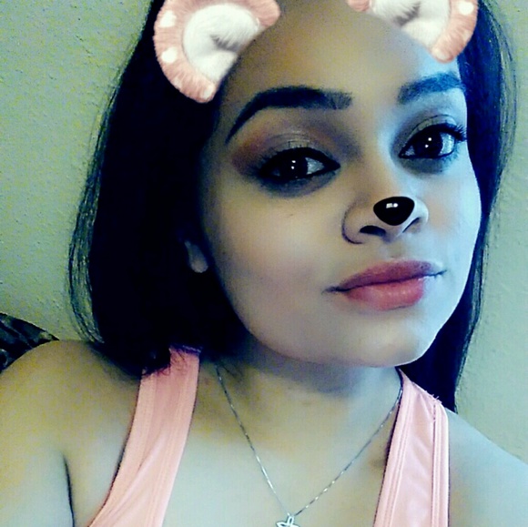 Profile Picture of Bianca Silva (@lisette_17) on Poshmark