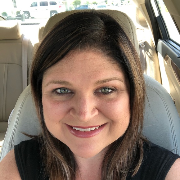 Profile Picture of Mandi Franklin (@manfrank) on Poshmark