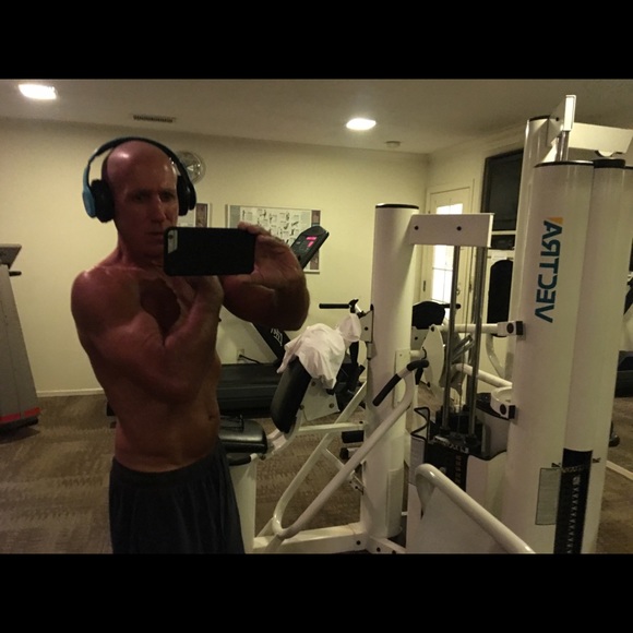 Profile Picture of Cavin Treantafilos (@midlestrn) on Poshmark