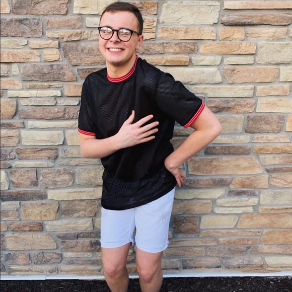 Profile Picture of Coby Cashell (@cobycashell) on Poshmark