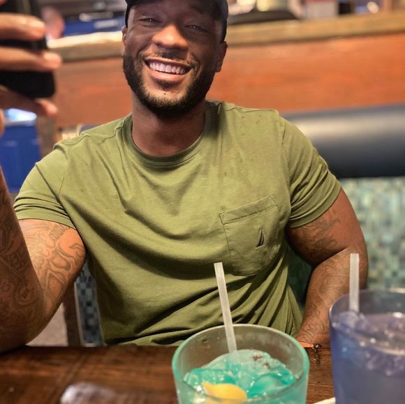 Profile Picture of Darius Darius (@1535freegudda) on Poshmark