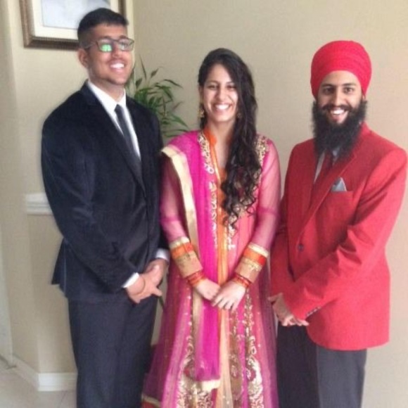 Profile Picture of Billa Sandhu (@billasandhu566) on Poshmark