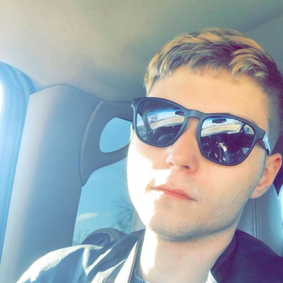 Profile Picture of Lucas Elfrink (@laelfrink) on Poshmark